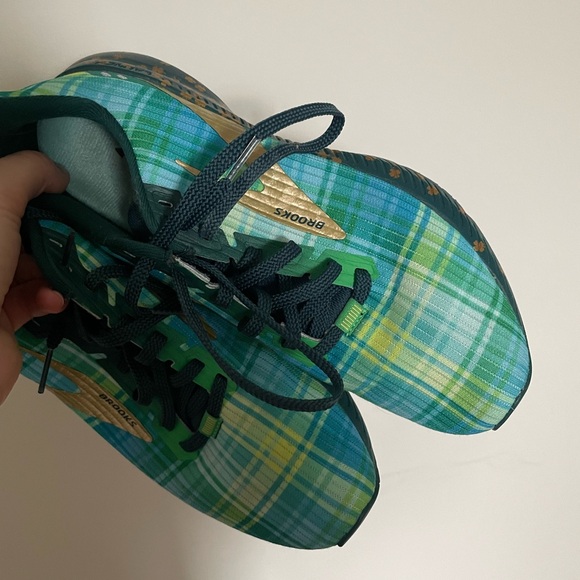 COPY - Brooks St Patrick’s Day Running Shoe - Picture 3 of 7